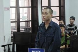 Tự giao nộp ma túy đá vẫn lãnh án nặng
