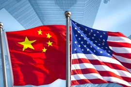 Trung Quốc tố bị Mỹ ‘kề dao vào cổ’