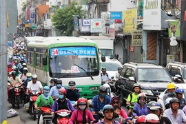 Xe buýt ngưng hoạt động, dân luyến tiếc!