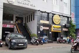 Tài xế làm hỏng ô tô của khách, khách sạn phải đền