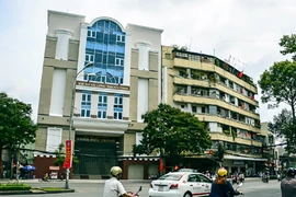 Rạp Hưng Đạo mới: Xây xong nghệ sĩ kêu trời