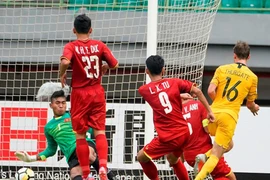 Giấc mơ World Cup treo trên những đôi chân U-19 nặng nề