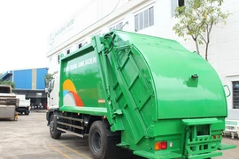 TP.HCM thay thế các xe chở rác cũ kỹ