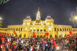 Phải vô địch sau 10 năm...