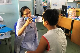 Hoang mang khi nghe con mắc bệnh Tic
