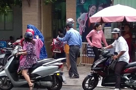Thầy hiệu trưởng suốt 7 năm đứng đón học sinh