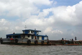 Bến Tre thông báo đóng cửa 2 mỏ cát trên sông