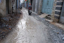 Dân bức xúc vì 4 tháng chưa sửa xong đoạn đường