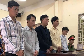 Trả tự do cho 9 bị cáo ngay tại tòa
