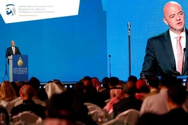 Chủ tịch FIFA đeo đuổi chiến dịch ‘niềm vui châu Á’