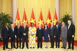 Tạo điều kiện thuận lợi cho các đại sứ hoàn thành nhiệm vụ