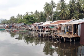 Xóm Chà giờ đã nhạt phai