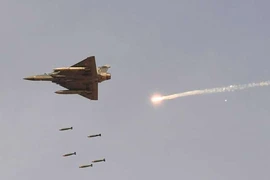 Quốc tế lo ngại căng thẳng tăng cao giữa Ấn Độ và Pakistan
