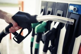 Nhiều cửa hàng báo hết xăng, Bộ khẳng định không thiếu