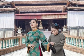Bắt chước phim cung đấu, giải trí Việt nhận trái đắng