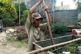 ‘Tôi là bộ đội cụ Hồ, sá gì việc dọn rác cho dân’