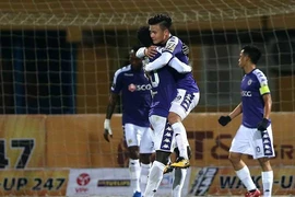 V-League nắng mưa