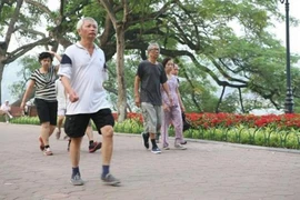 Bài tập thể dục giữa giờ mẫu do Bộ Y tế phát động 