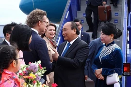 Thủ tướng bắt đầu thăm chính thức Thụy Điển
