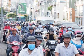 Gian nan tìm đường ra vào khu Nam TP.HCM