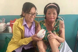 Giữ lại cho các con một người mẹ…