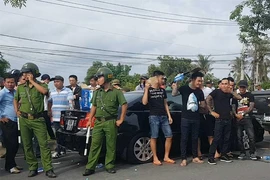 Đồng Nai: Hàng chục giang hồ vây công an trong ô tô