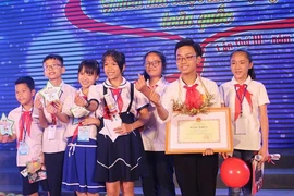 Nữ sinh u não và giải nhì môn sử