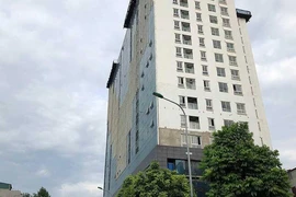 Đập cả tòa nhà 8B Lê Trực: Làm được không?!