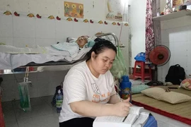 Khát vọng tìm chữ giữa những cơn đau