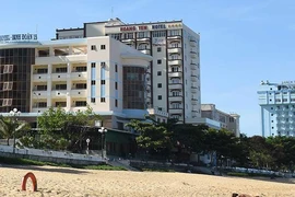 Giải tỏa nhiều khách sạn ‘vàng’ che tầm nhìn ra biển 
