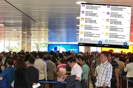 Chưa lên máy bay đã bị tin nhắn taxi… dội bom