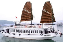 Đặt máy quay lén trong nhà tắm trên tàu, bị xử lý ra sao?