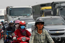Hiến kế gỡ tắc giao thông khu Đông TP.HCM