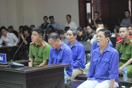 Hưng ‘kính’ bảo kê ở chợ Long Biên lãnh án