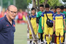 Khi thầy Park chăm… ‘con mọn’