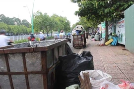 TP.HCM nghẹt thở bởi những điểm tập kết rác