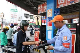 Xăng E5, túi nylon thân thiện môi trường… kêu cứu