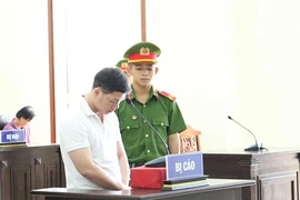 Cú lừa chạy việc vào ngành công an