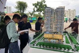 Vàng tăng giá, bất động sản có bớt nóng?