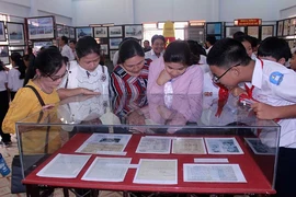 Trưng bày tư liệu về Hoàng Sa, Trường Sa của Việt Nam
