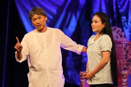 Cải lương miễn phí, nghệ sĩ lẫn khán giả đều buồn