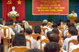 Chạy chức, chạy quyền đi liền tham nhũng vặt