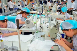 Sửa luật lao động: Có thể tăng 100 giờ làm thêm