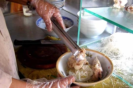 Siết chặt thức ăn đường phố