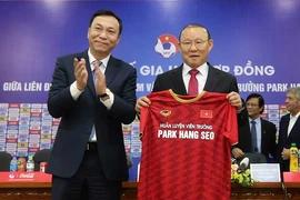 Bầu Đức: ‘Ông Park không vì tiền!’