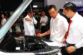 Ô tô Trung Quốc bị tẩy chay vì đường lưỡi bò phi pháp