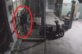 Video: Trộm đột nhập lấy ba xe máy ở Thủ Đức