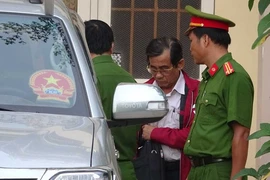 Khởi tố cựu chủ tịch TP Phan Thiết và năm người khác