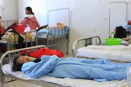 Hơn 90 trẻ em nhập viện nghi bị ngộ độc thực phẩm