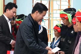 Ông Võ Văn Thưởng thăm, tặng quà tết cho hộ nghèo tại Hà Giang
